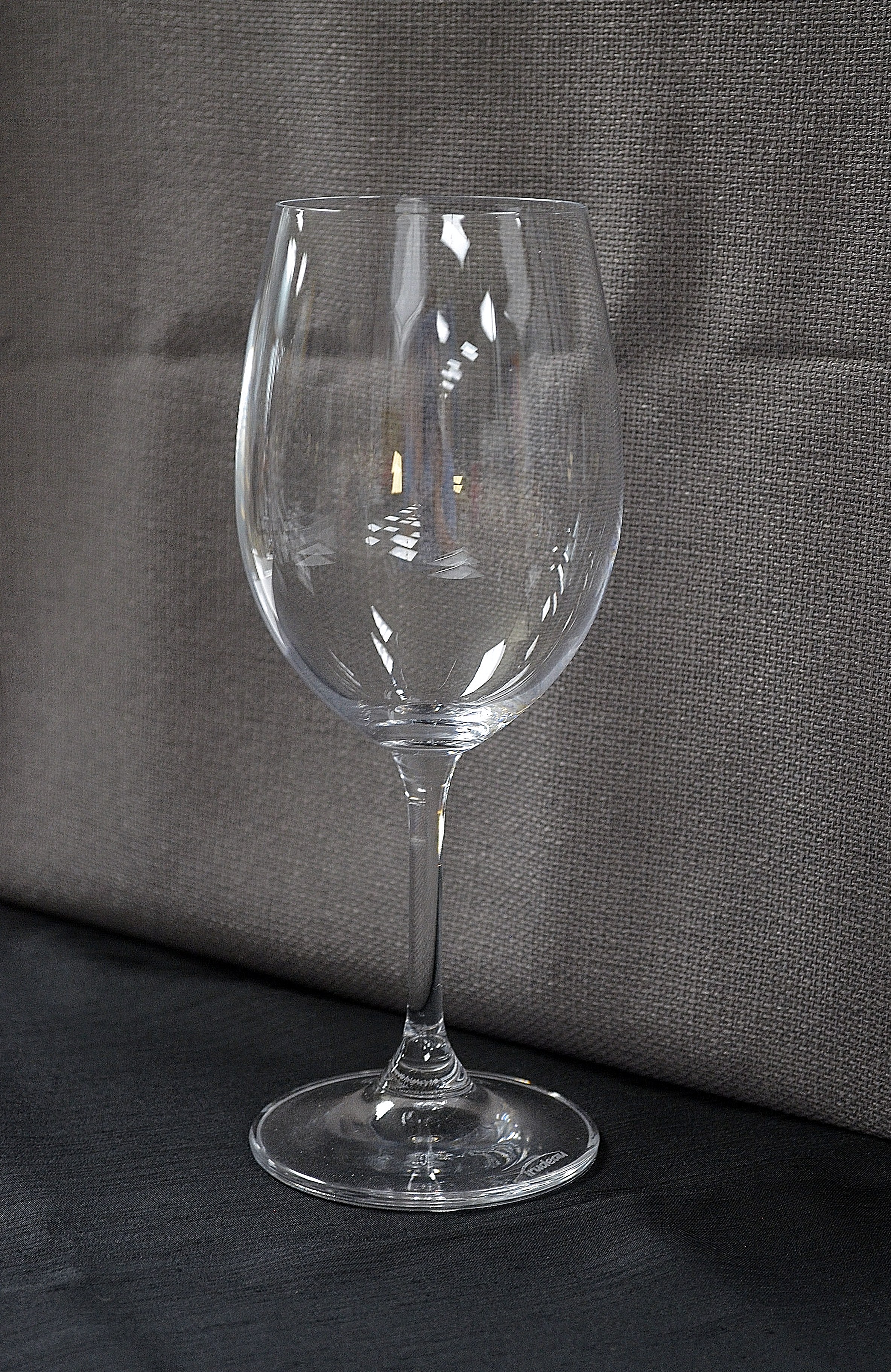 11.75 oz LAURA WINE GLASS