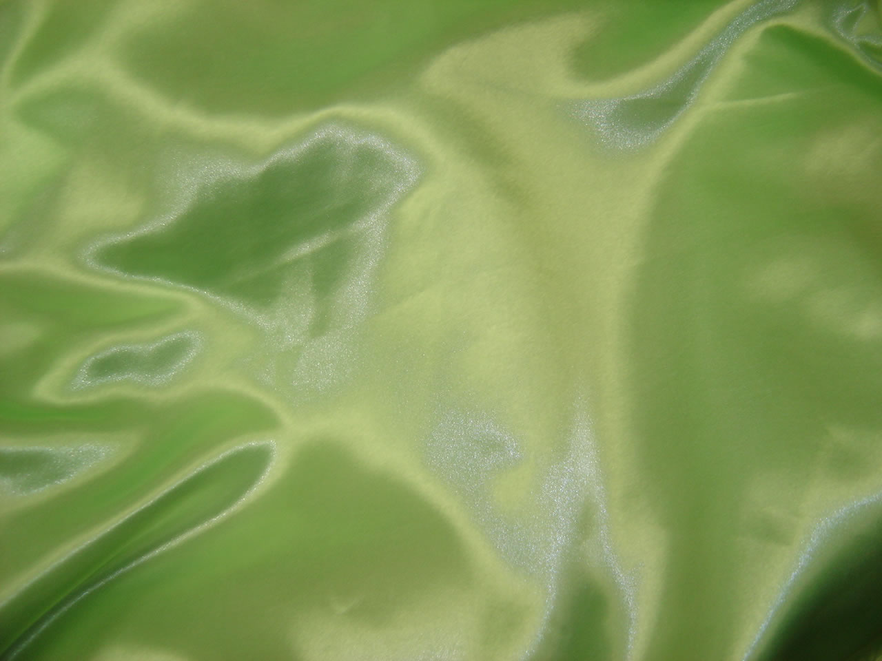 120" RND CELERY GREEN SATIN