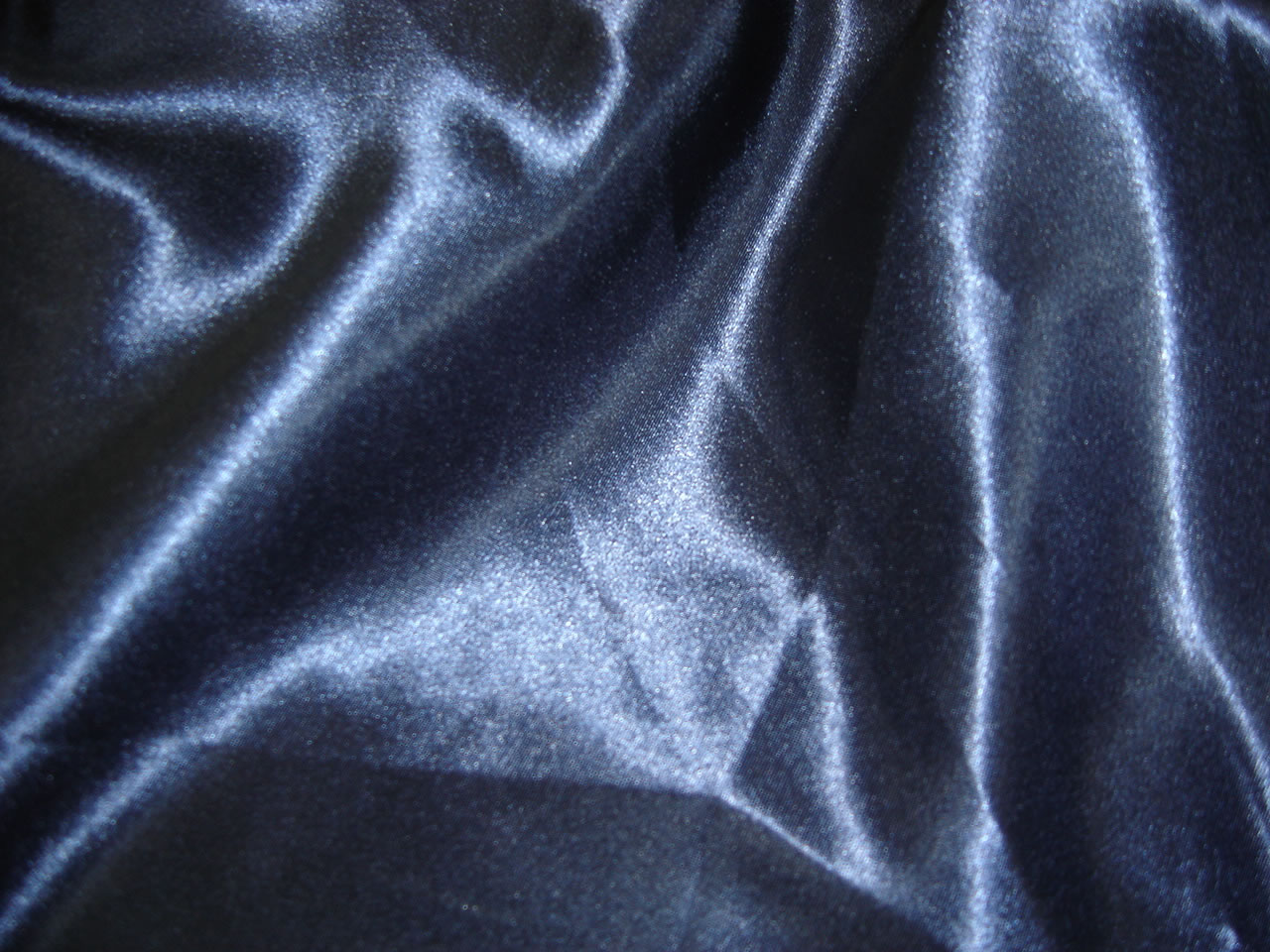 120" RND NAVY SATIN