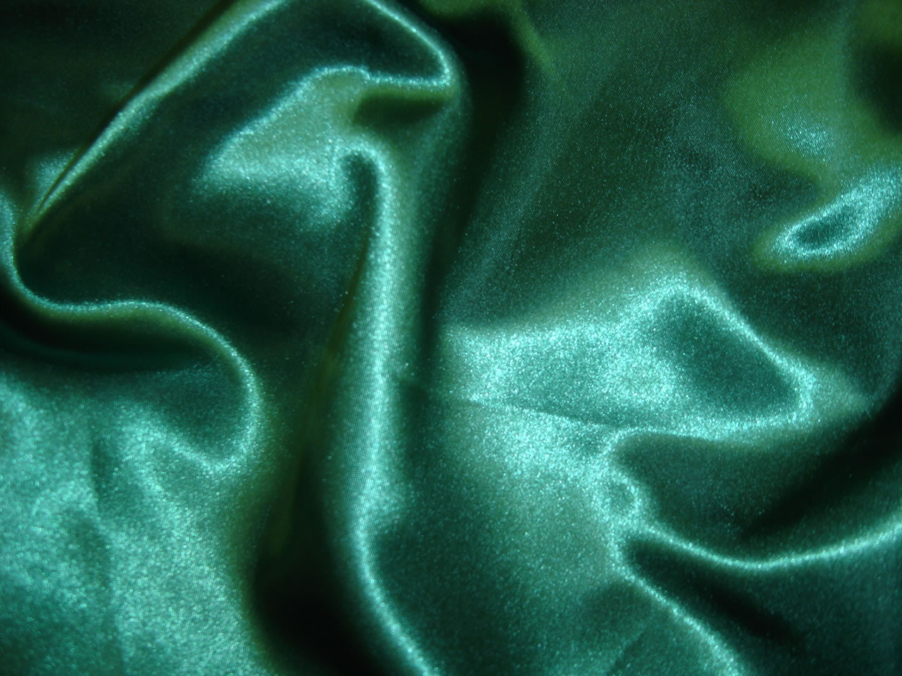 90X156 GREEN SATIN