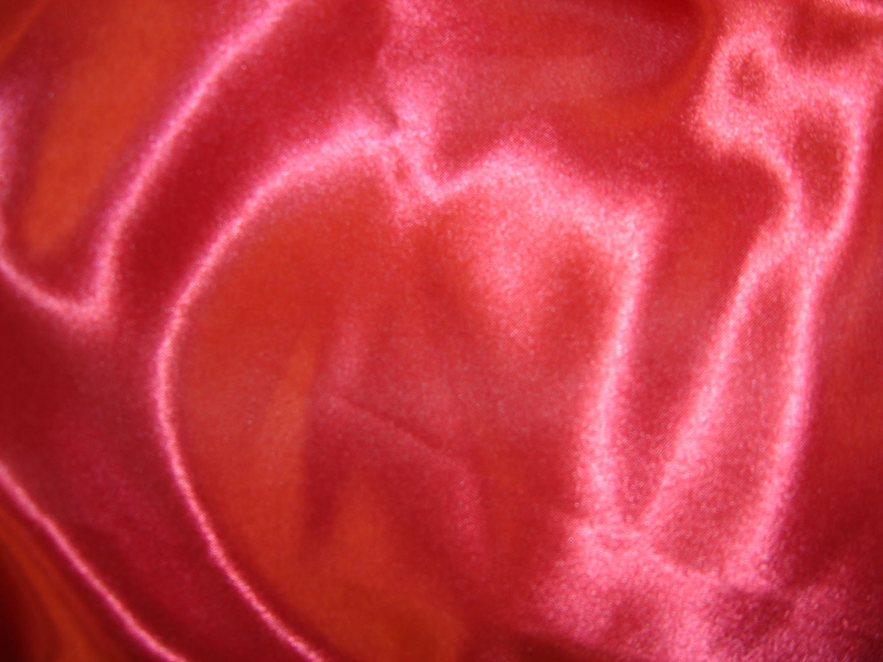 90X156 RED SATIN